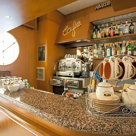 酒店 Benacus 巴多利诺