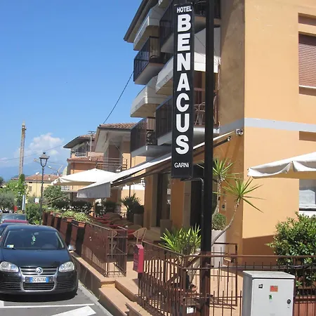 فندق Benacus