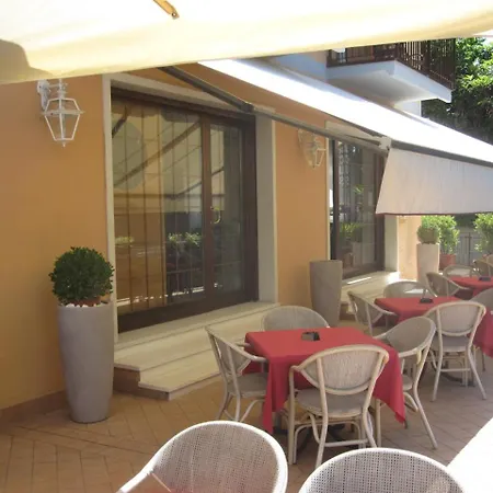 Benacus فندق باردولينو