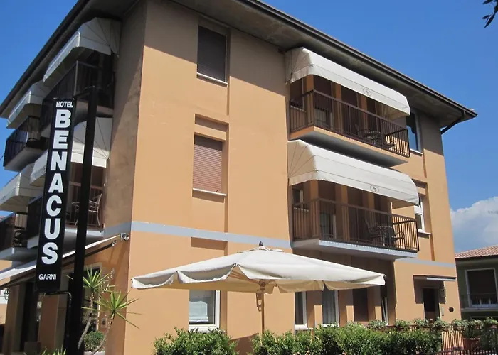 Benacus Hotell